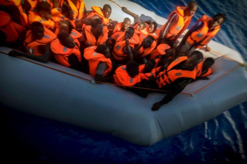 Italy rescues 1,151 migrants off Libya coast - ảnh 1